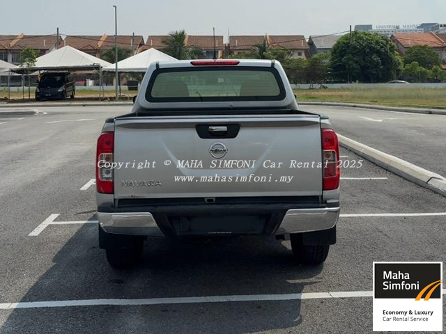 Nissan Navara 2.5A Diesel-Silver - Image 4