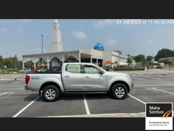 Nissan Navara 2.5A Diesel-Silver - Image 5